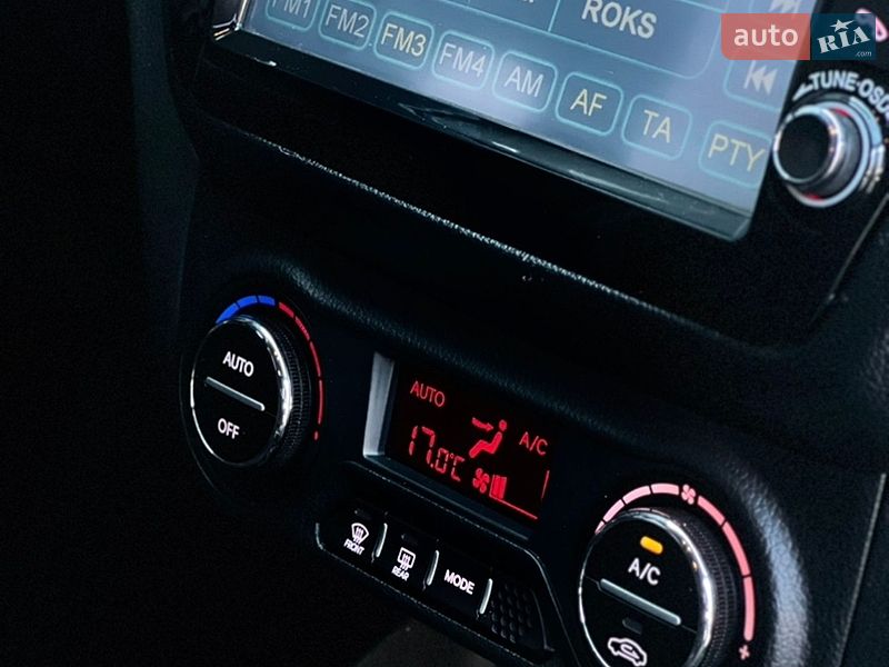 Седан Kia Rio 2013 в Миколаєві