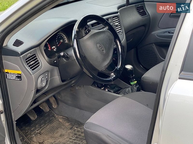 Хэтчбек Kia Rio 2008 в Чернигове