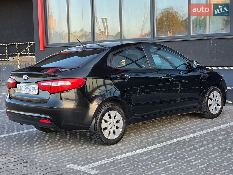 Седан Kia Rio 2014 в Тернополе