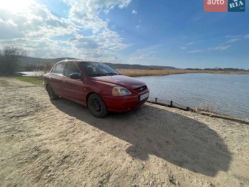 Седан Kia Rio 2003 в Ширяєвому