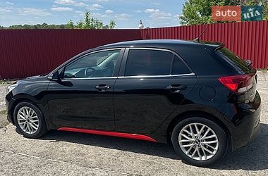 Хетчбек Kia Rio 2017 в Хмельницькому