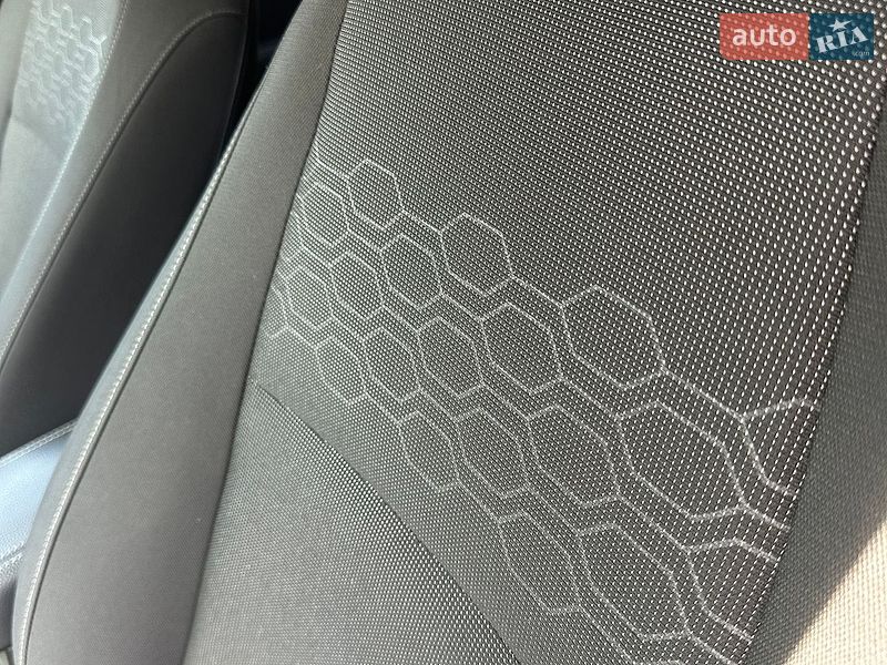Хетчбек Kia Rio 2017 в Хмельницькому