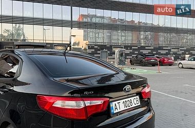Седан Kia Rio 2013 в Ивано-Франковске