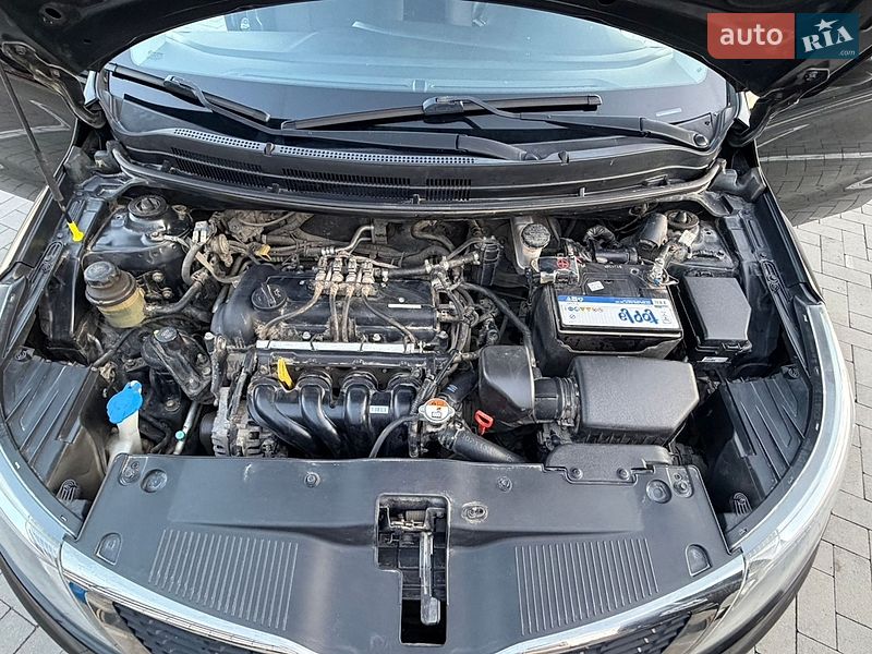 Седан Kia Rio 2013 в Ивано-Франковске