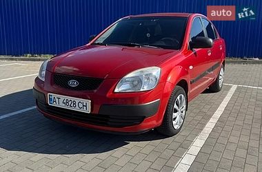 Седан Kia Rio 2008 в Калуше