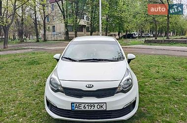 Седан Kia Rio 2016 в Кривом Роге