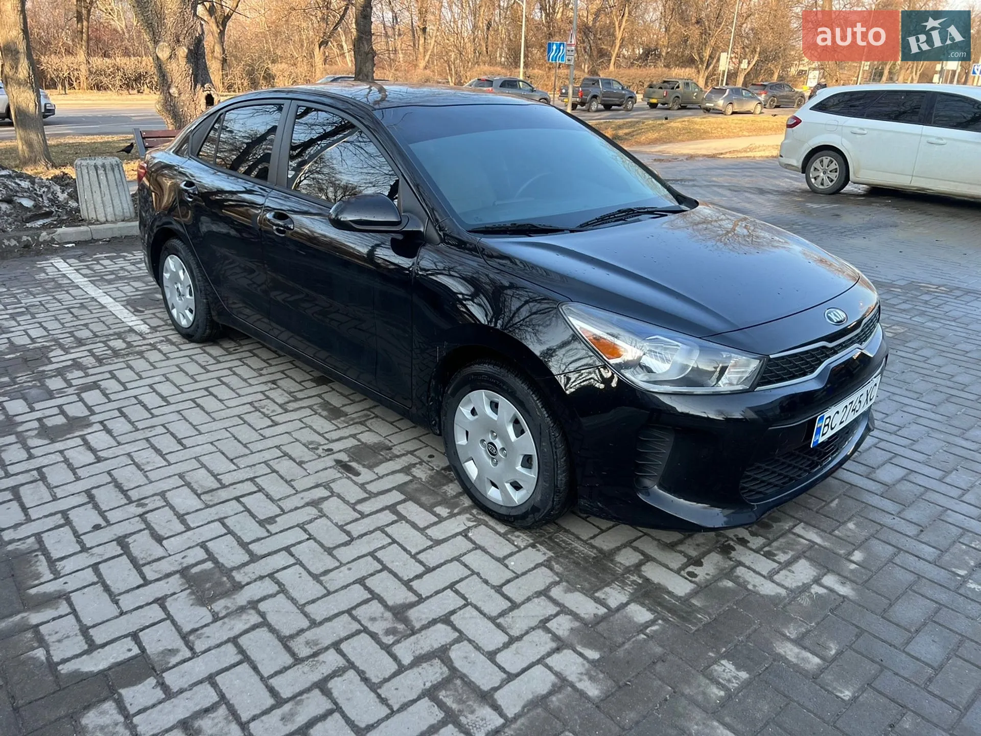 2019 Kia Rio - мініатюра 3