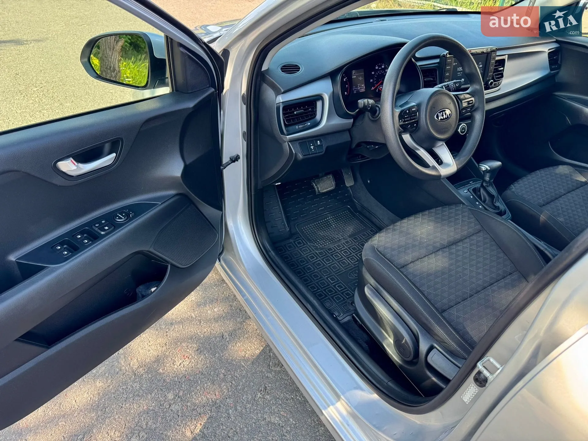 2019 Kia Rio - мініатюра 28