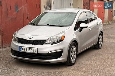 Седан Kia Rio 2015 в Одесі