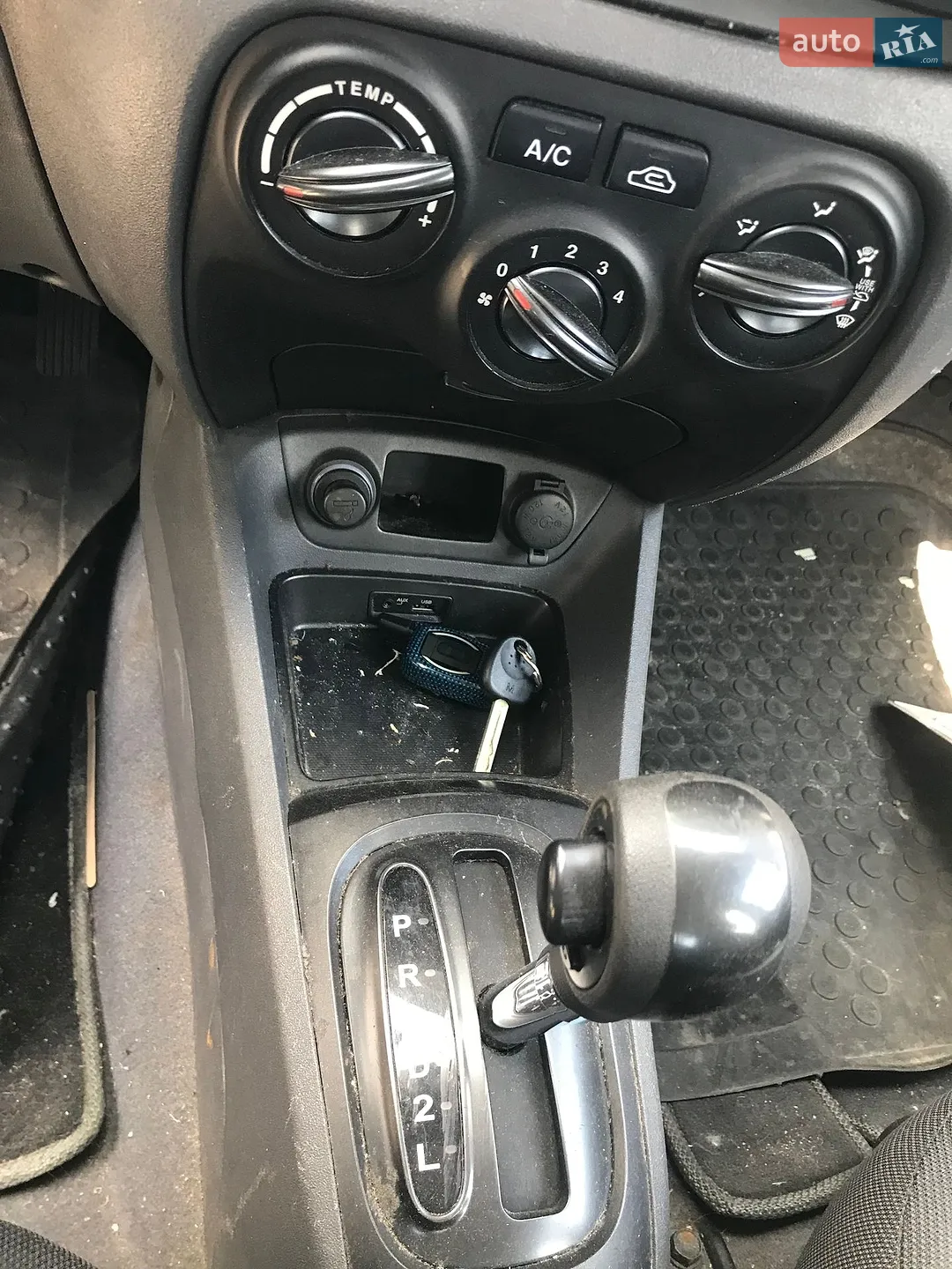 2010 Kia Rio - мініатюра 9
