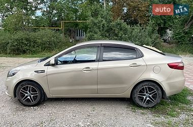 Седан Kia Rio 2012 в Царичанці