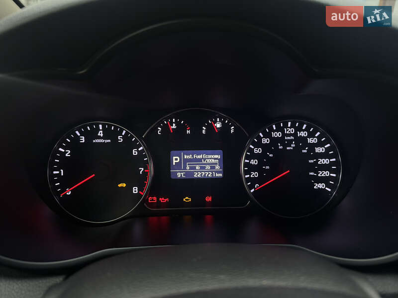 Микровэн Kia Rondo 2013 в Харькове фото 14 Микровэн Kia Rondo 2013 в Харькове