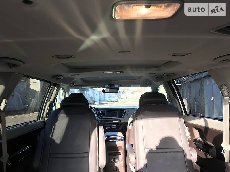 Мінівен Kia Sedona 2015 в Києві