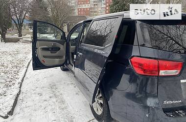 Мінівен Kia Sedona 2016 в Львові