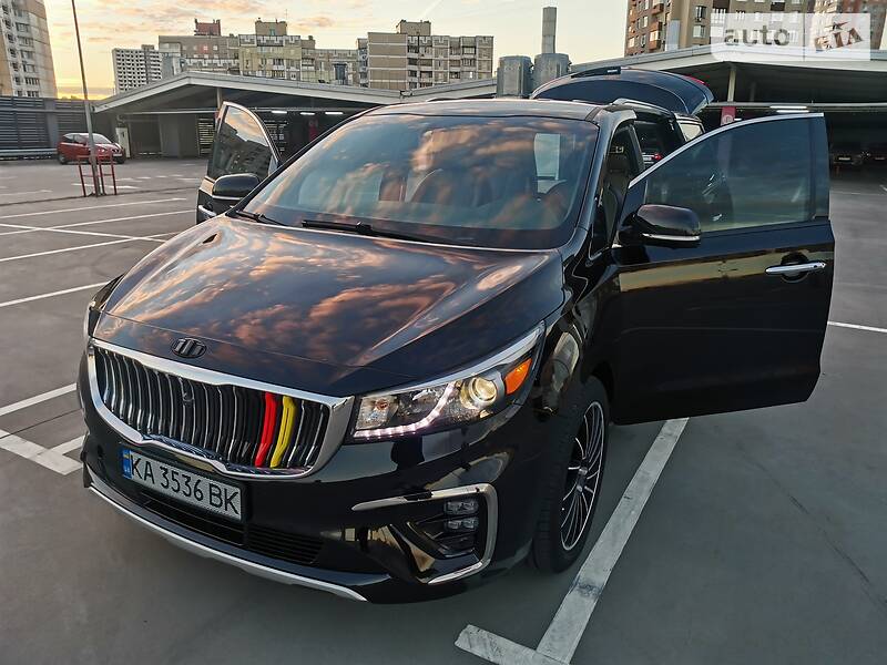 Мінівен Kia Sedona 2017 в Києві