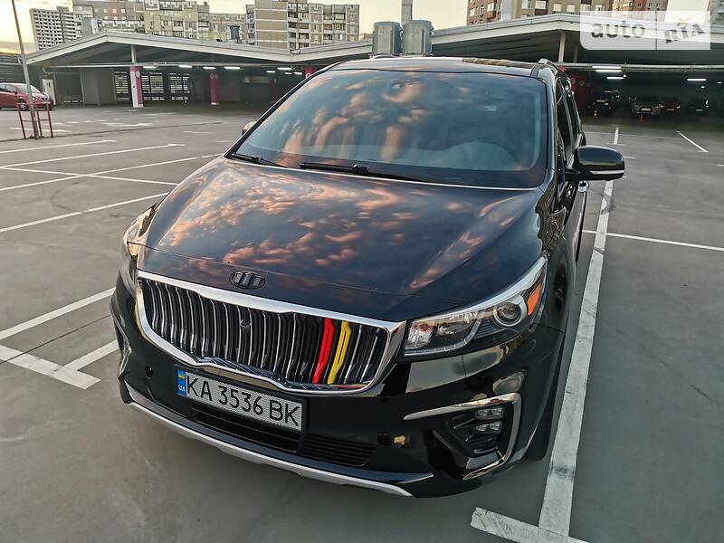 Мінівен Kia Sedona 2017 в Києві