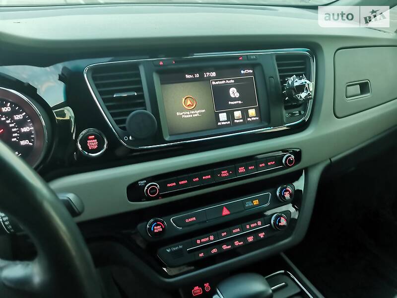 Мінівен Kia Sedona 2017 в Києві