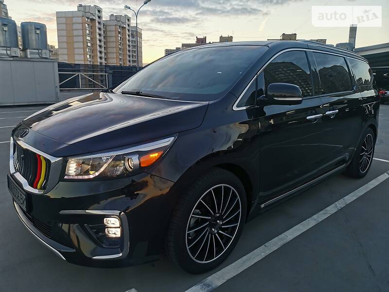 Мінівен Kia Sedona 2017 в Києві