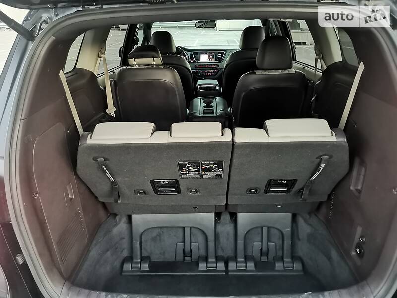 Мінівен Kia Sedona 2017 в Києві