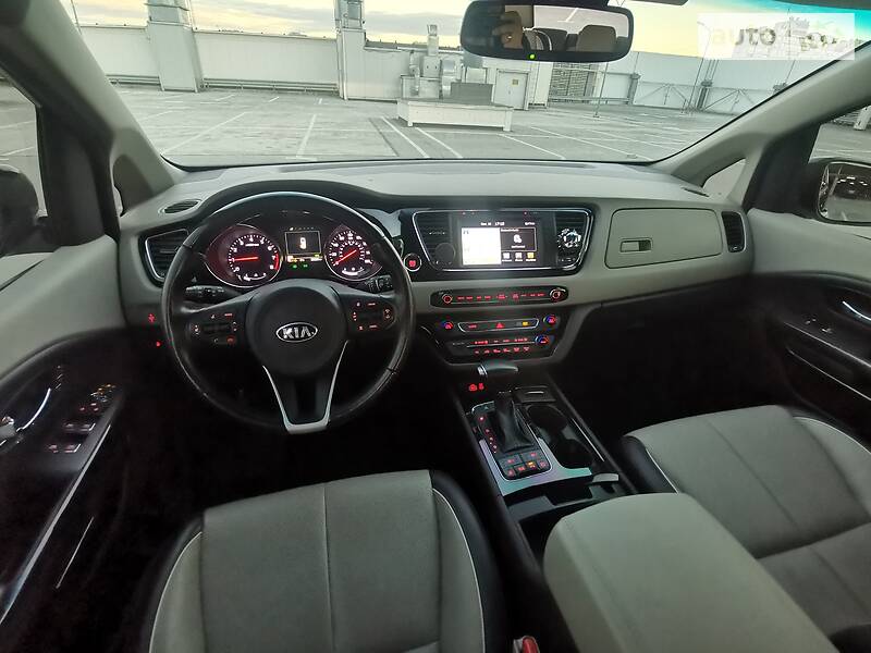 Мінівен Kia Sedona 2017 в Києві