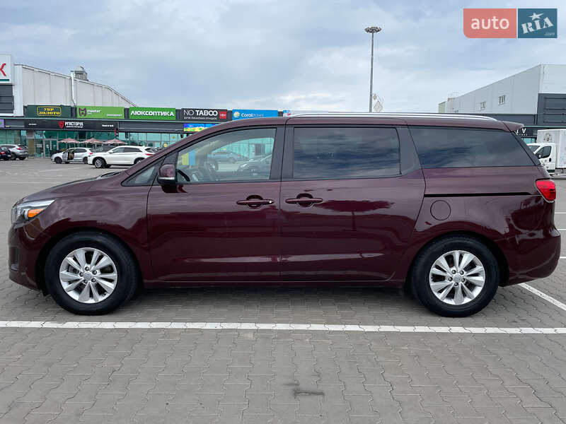Минивэн Kia Sedona 2017 в Киеве