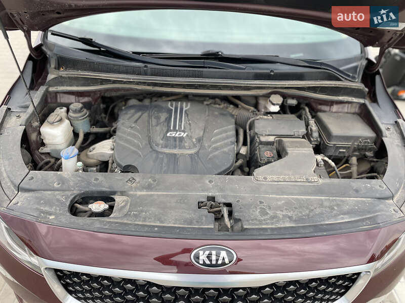 Минивэн Kia Sedona 2017 в Киеве