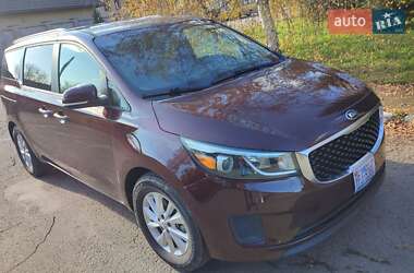 Мінівен Kia Sedona 2017 в Івано-Франківську