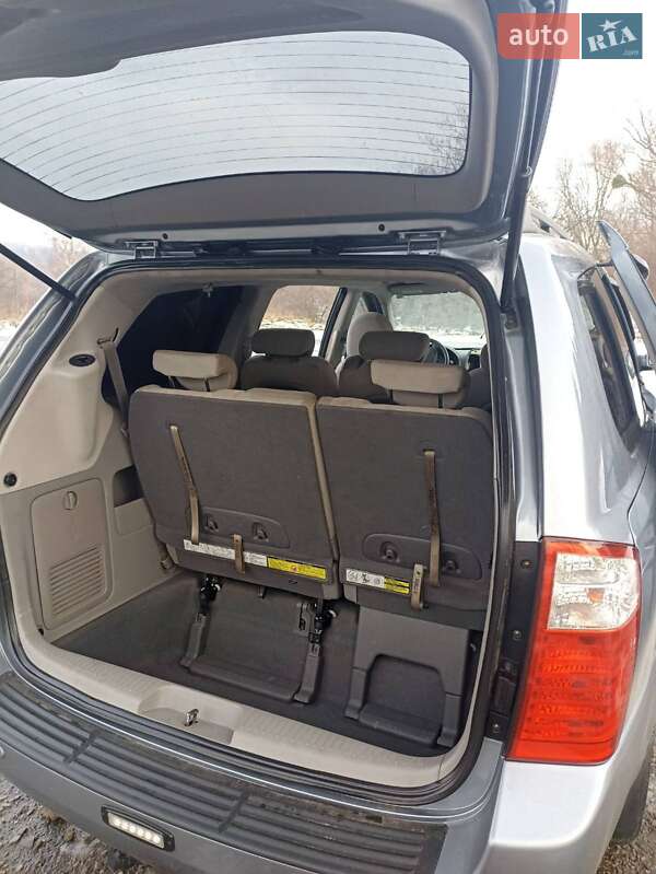 Мінівен Kia Sedona 2011 в Львові