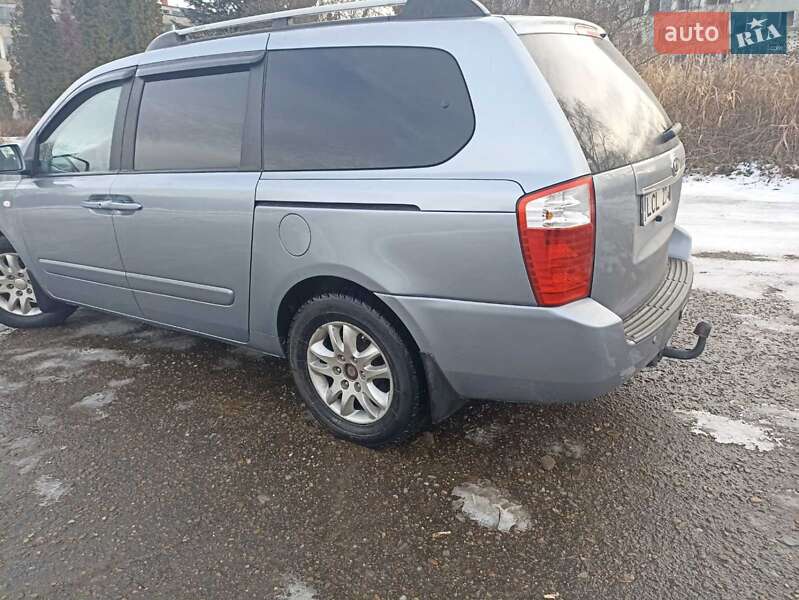 Мінівен Kia Sedona 2011 в Львові