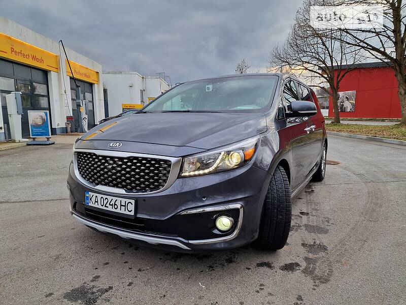 Минивэн Kia Sedona 2017 в Киеве