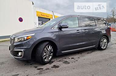 Минивэн Kia Sedona 2017 в Киеве