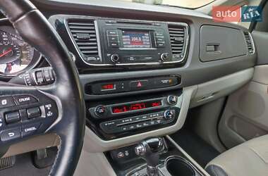 Мінівен Kia Sedona 2015 в 