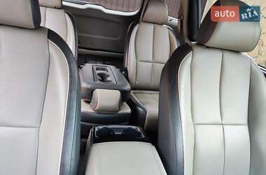 Мінівен Kia Sedona 2015 в 
