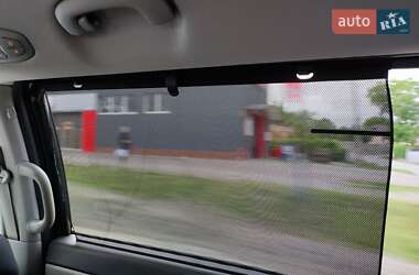 Мінівен Kia Sedona 2015 в 