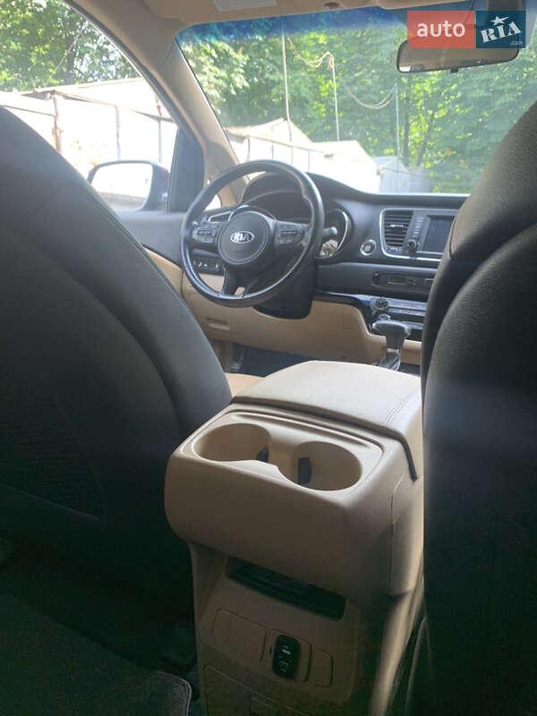 Минивэн Kia Sedona 2017 в Харькове