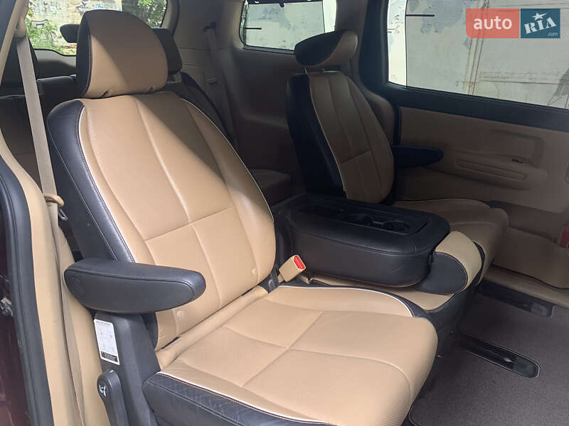 Минивэн Kia Sedona 2017 в Харькове