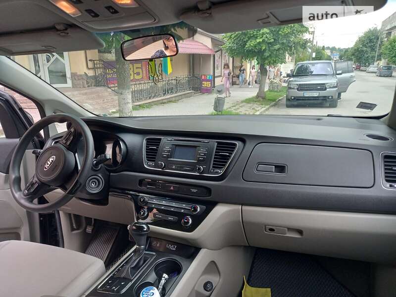 Минивэн Kia Sedona 2015 в Гусятине
