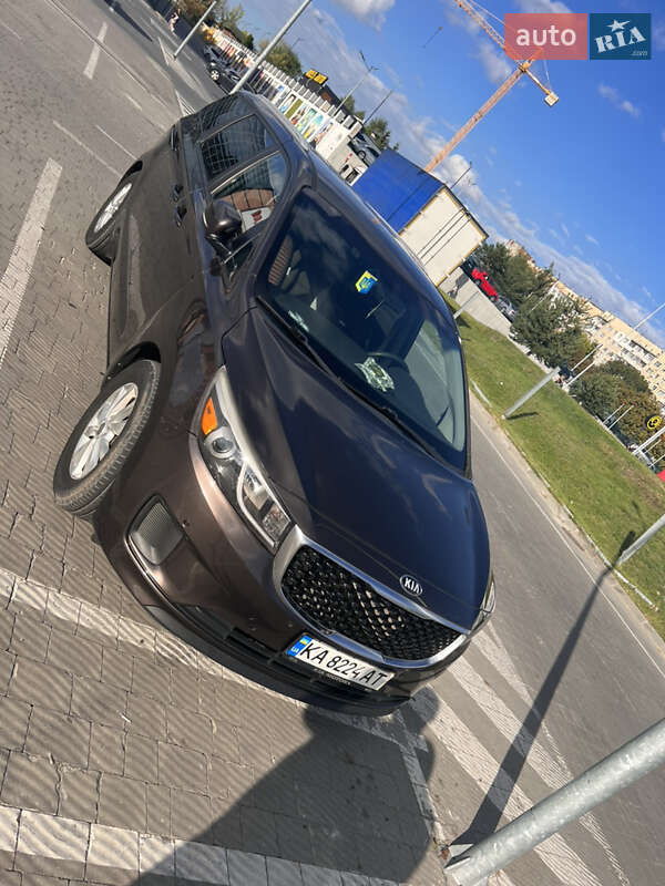 Минивэн Kia Sedona 2015 в Киеве