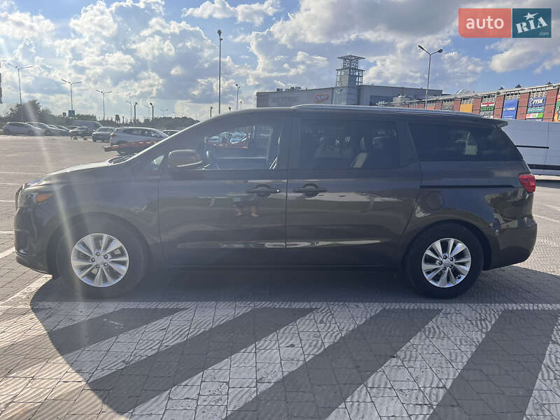 Минивэн Kia Sedona 2015 в Киеве