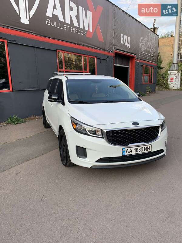 Kia Sedona 2016