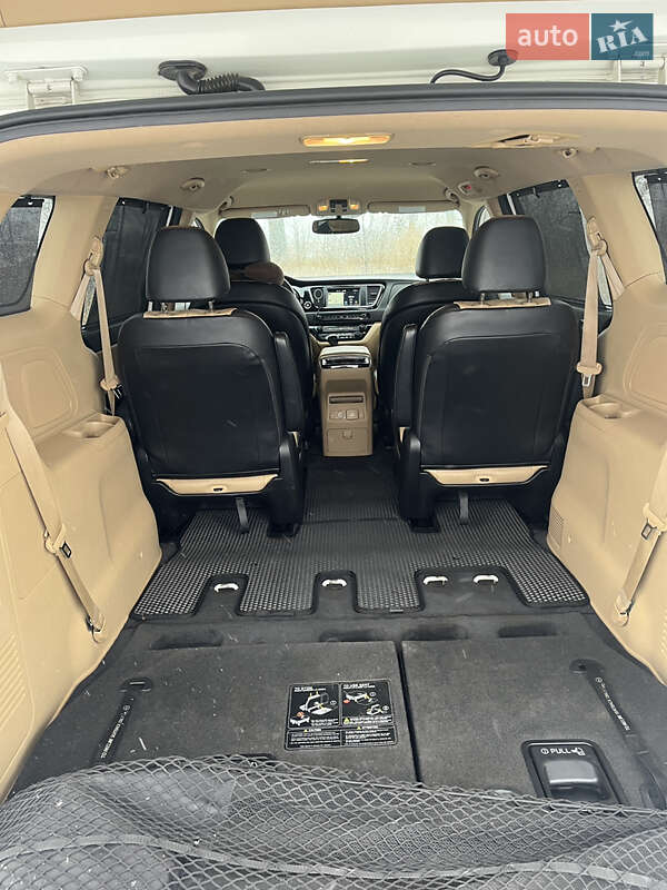 Минивэн Kia Sedona 2015 в Харькове