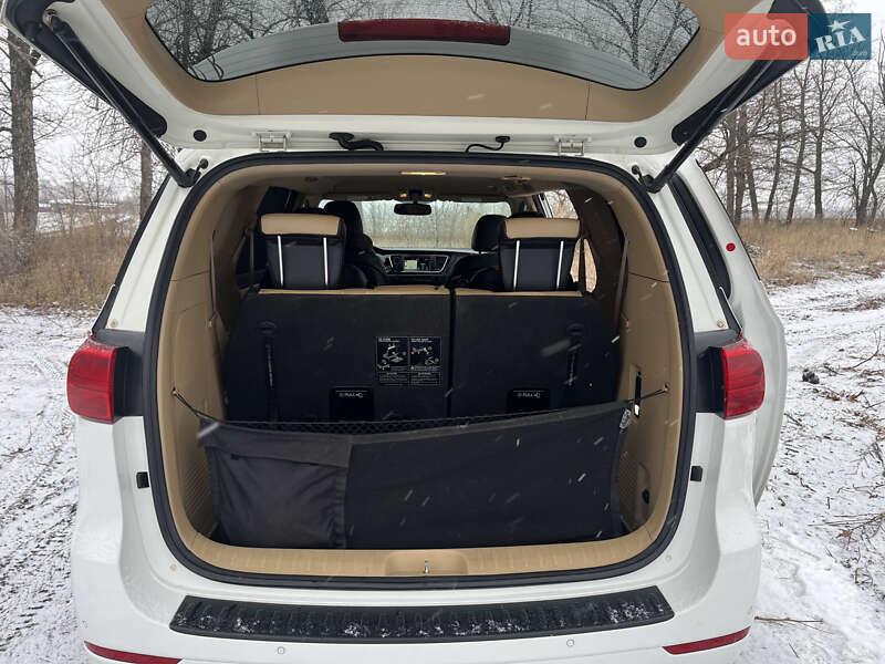 Минивэн Kia Sedona 2015 в Харькове