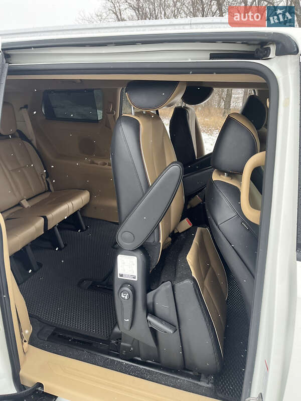 Минивэн Kia Sedona 2015 в Харькове