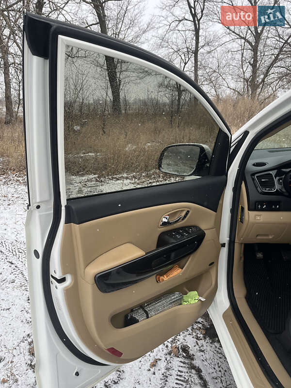 Минивэн Kia Sedona 2015 в Харькове