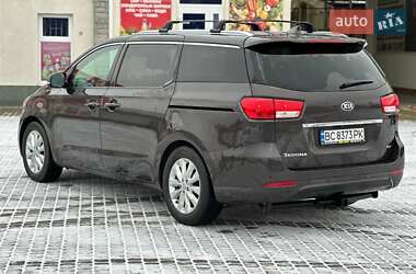 Мінівен Kia Sedona 2016 в Стрию