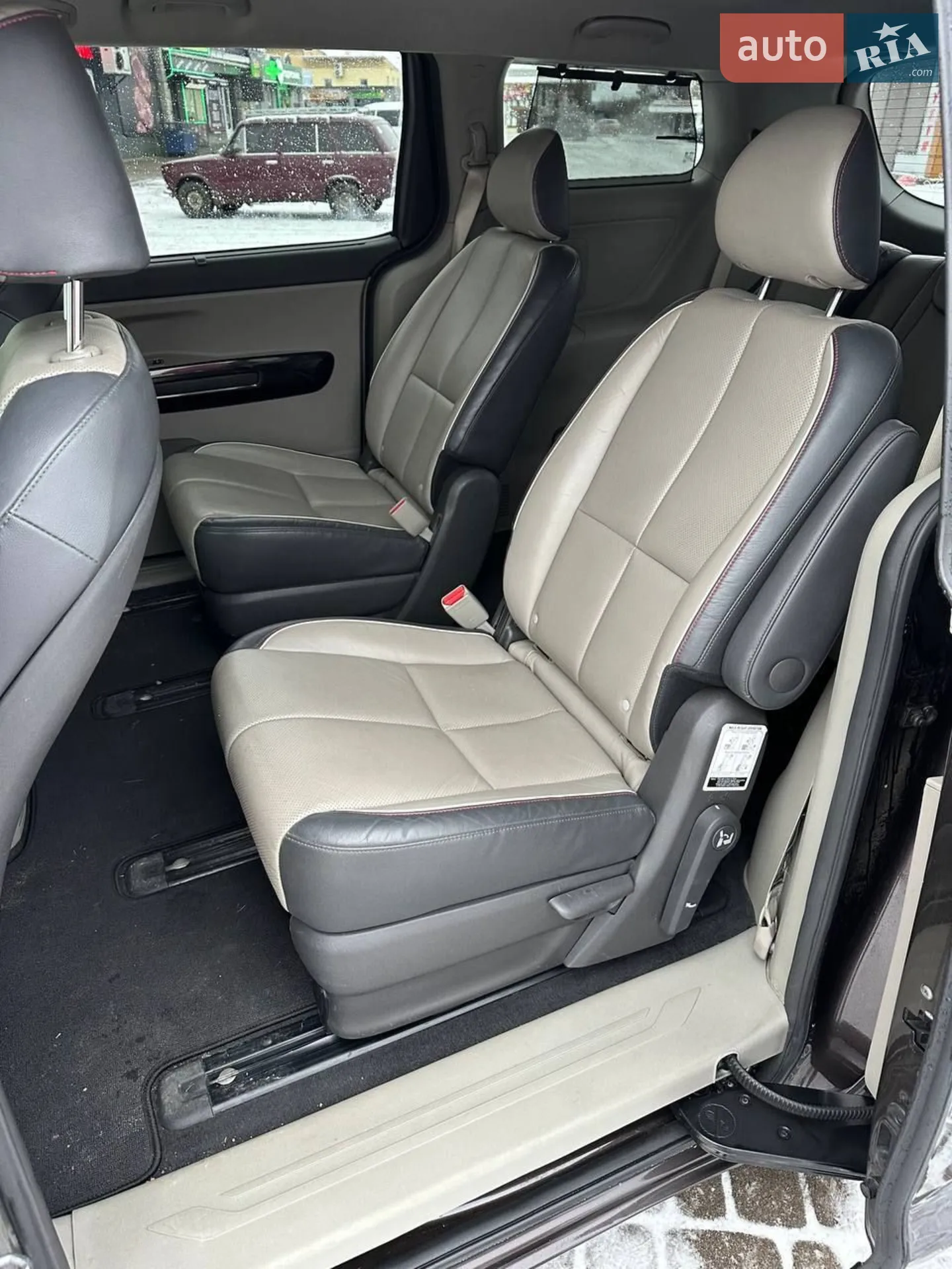 2016 Kia Sedona - мініатюра 31