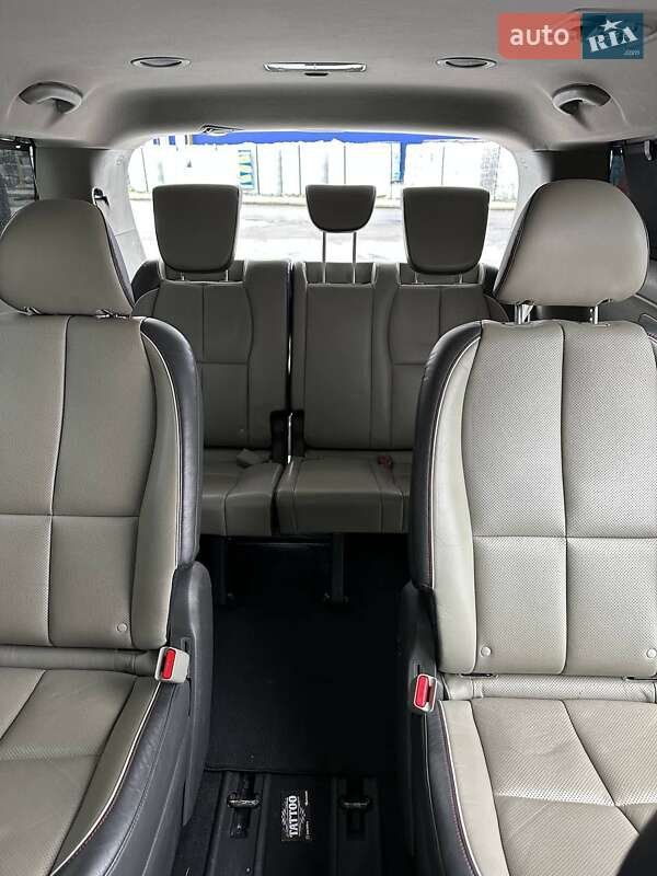 Мінівен Kia Sedona 2016 в Стрию