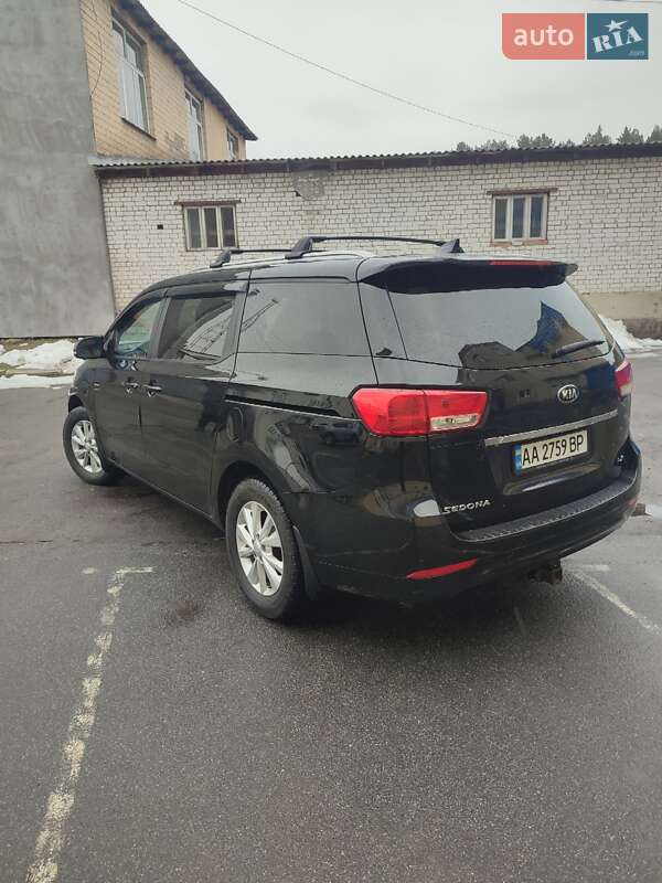 Мінівен Kia Sedona 2016 в Києві