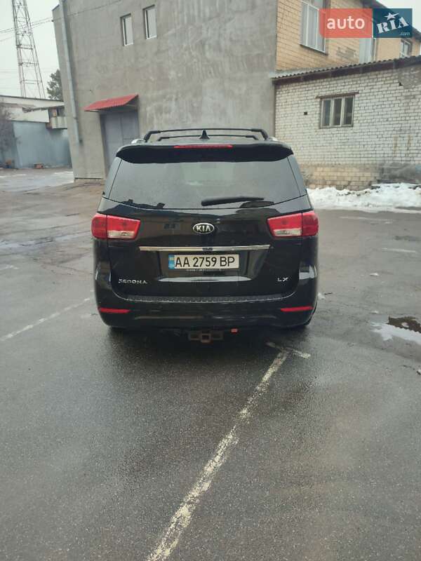 Мінівен Kia Sedona 2016 в Києві