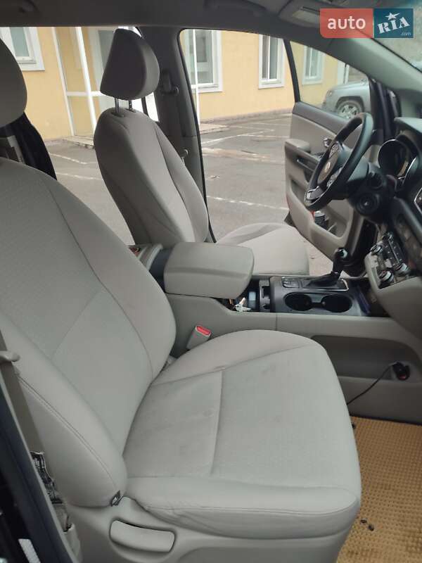 Мінівен Kia Sedona 2016 в Києві